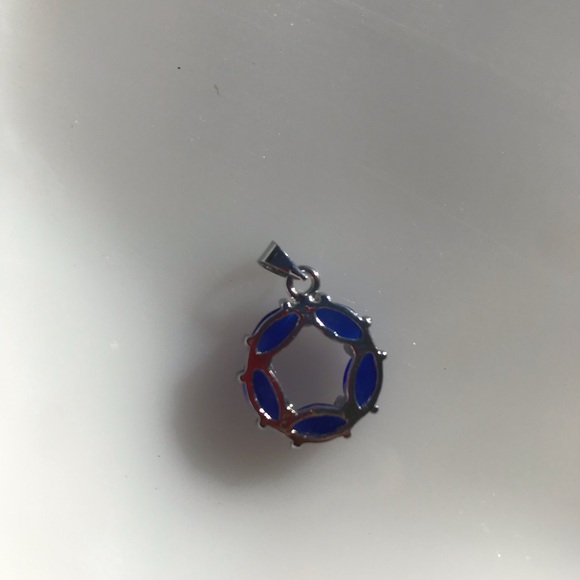 Moon glow pendant - Picture 3 of 3